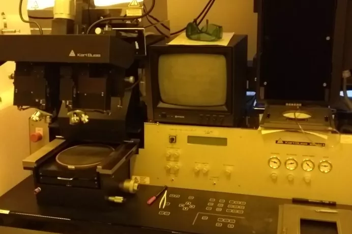 ANAXAM_Clean_room_Photolithography_1920px